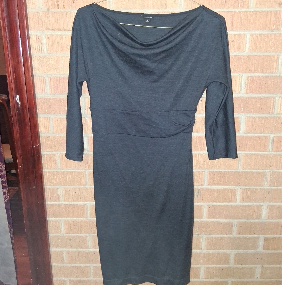 Ann Taylor Size 8 Chic Charcoal 3/4 Sleeve Dress With Weighted Front